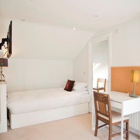 Veeve House Tennyson Road Kilburn Hotel ลอนดอน ภายนอก รูปภาพ